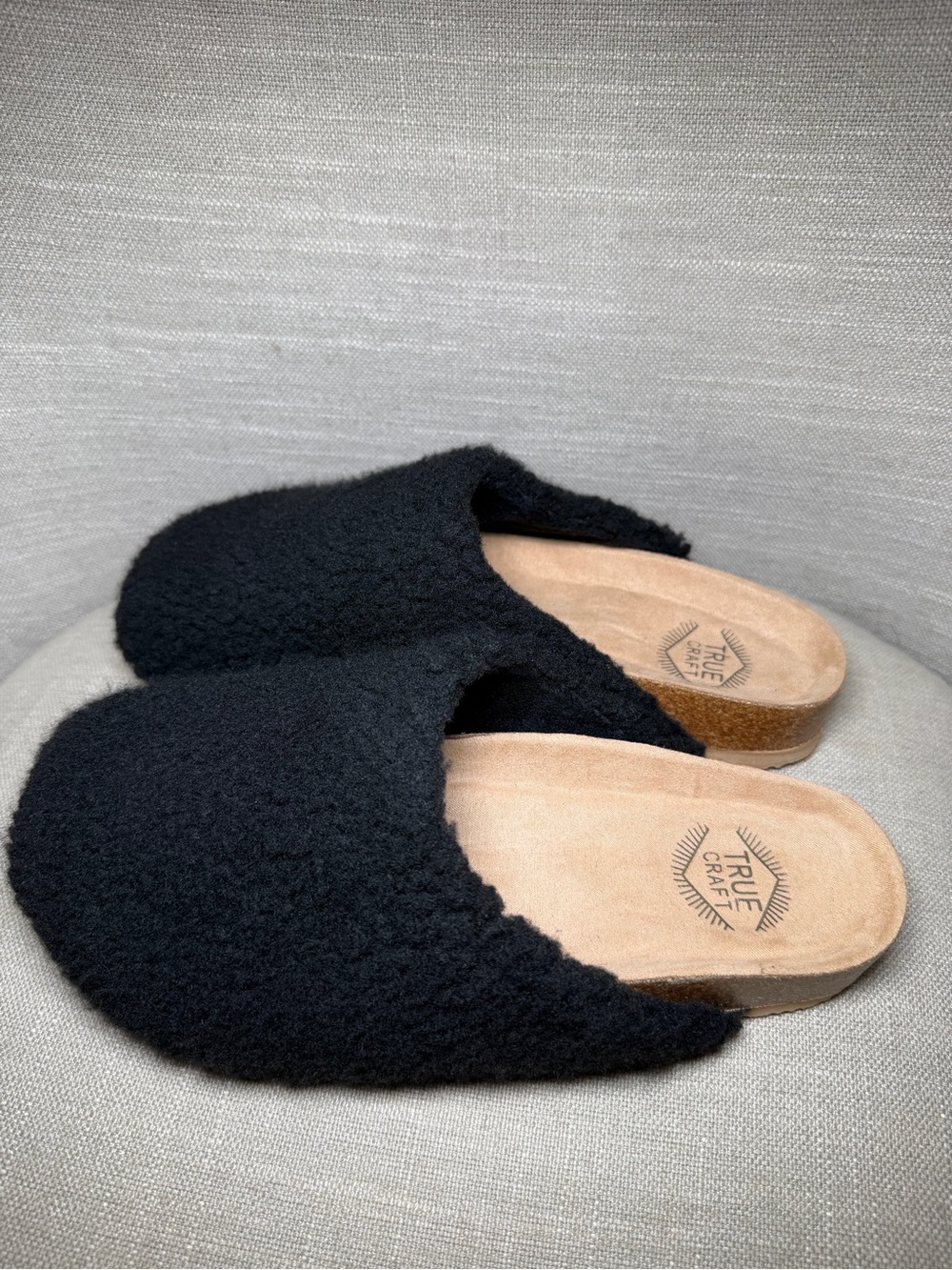 Women’s Size 7 True Craft Black Slip-On Clogs